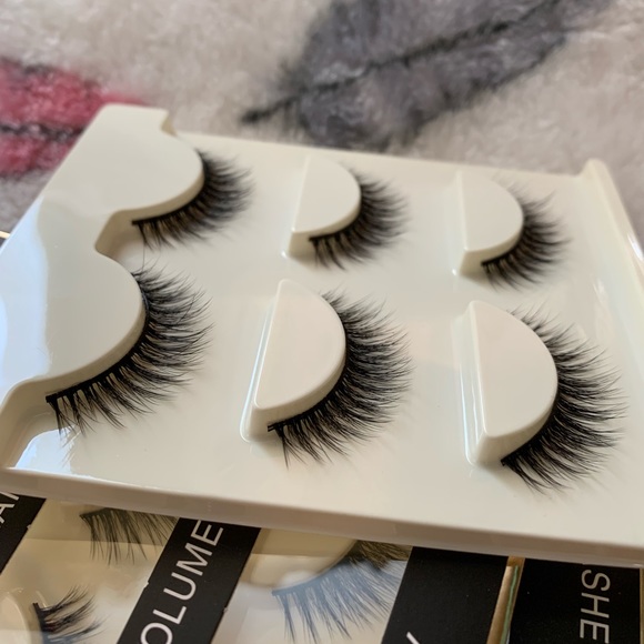 Lashes - Picture 3 of 4